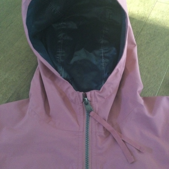 Womens rain and wind blocker - Picture 3 of 6